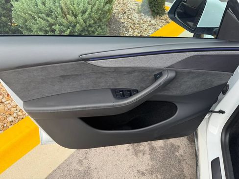 Used 2026 Tesla Model Y AWD image 18