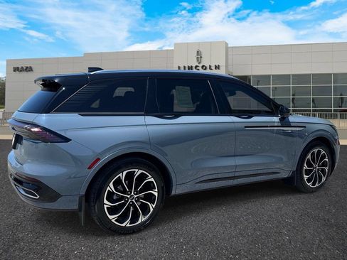 Certified 2025 Lincoln Nautilus Reserve AWD/4WD image 3