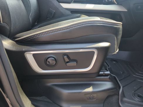 Used 2022 RAM 1500 Laramie AWD/4WD image 35