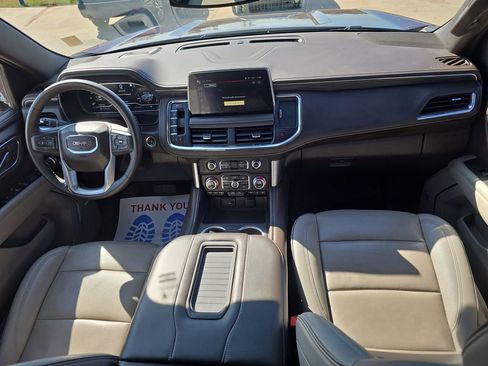 Used 2023 GMC Yukon SLT w/ SLT Premium Package image 9