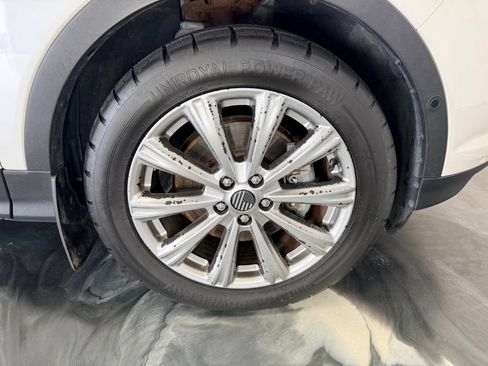 Used 2018 Ford Escape Titanium w/ Ford Safe & Smart Package AWD/4WD image 24