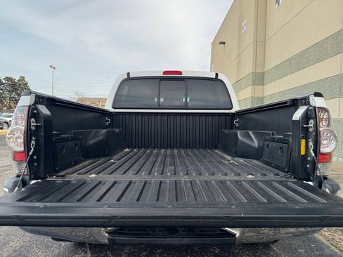 Used 2013 Toyota Tacoma PreRunner image 16