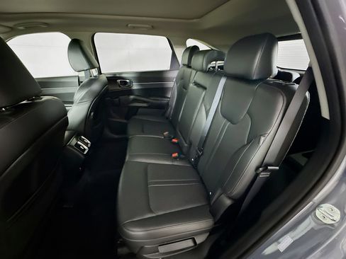 Used 2025 Kia Sorento S w/ Panoramic Sunroof Package image 29