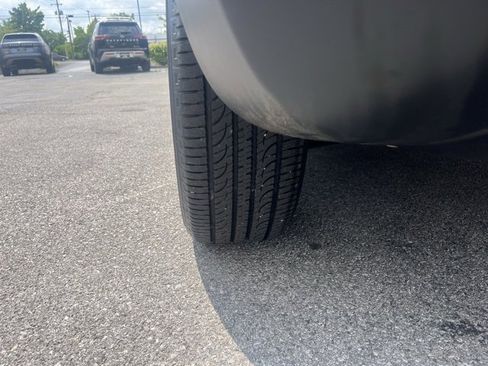 Used 2023 Jeep Compass Latitude image 9