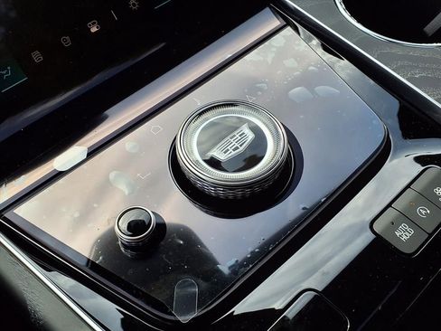 New 2026 Cadillac Escalade ESV Luxury w/ LPO, Floor Liner Package image 16