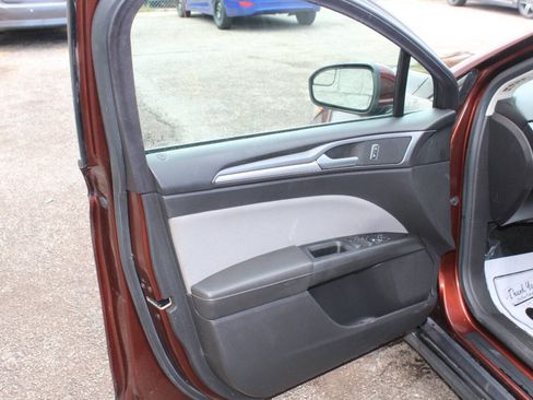 Used 2016 Ford Fusion S image 10