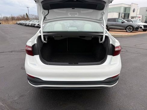 Used 2025 Volkswagen Jetta SE image 7