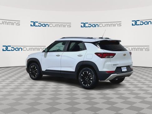 Used 2022 Chevrolet TrailBlazer LT w/ Convenience Package FWD image 6