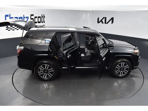 Used 2022 Toyota 4Runner Limited AWD/4WD image 32