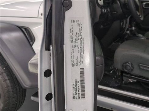 Used 2024 Jeep Wrangler Sport AWD/4WD image 27