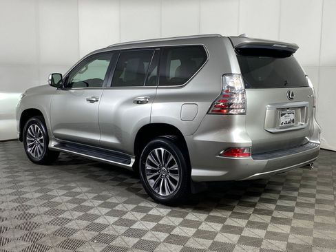 Used 2023 Lexus GX 460 Luxury image 3