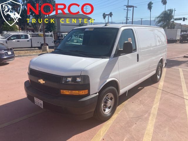Used 2018 Chevrolet Express 2500 RWD image 18