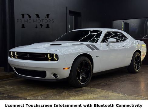 Used 2015 Dodge Challenger R/T w/ Quick Order Package 22B R/T image 1
