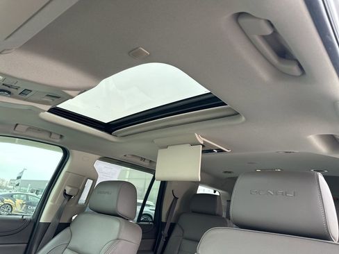 Used 2018 GMC Yukon Denali w/ Denali Ultimate Package image 8
