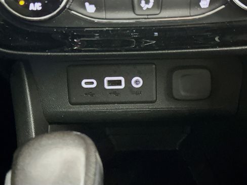 Used 2023 Buick Encore GX Essence w/ Experience Buick Package image 25