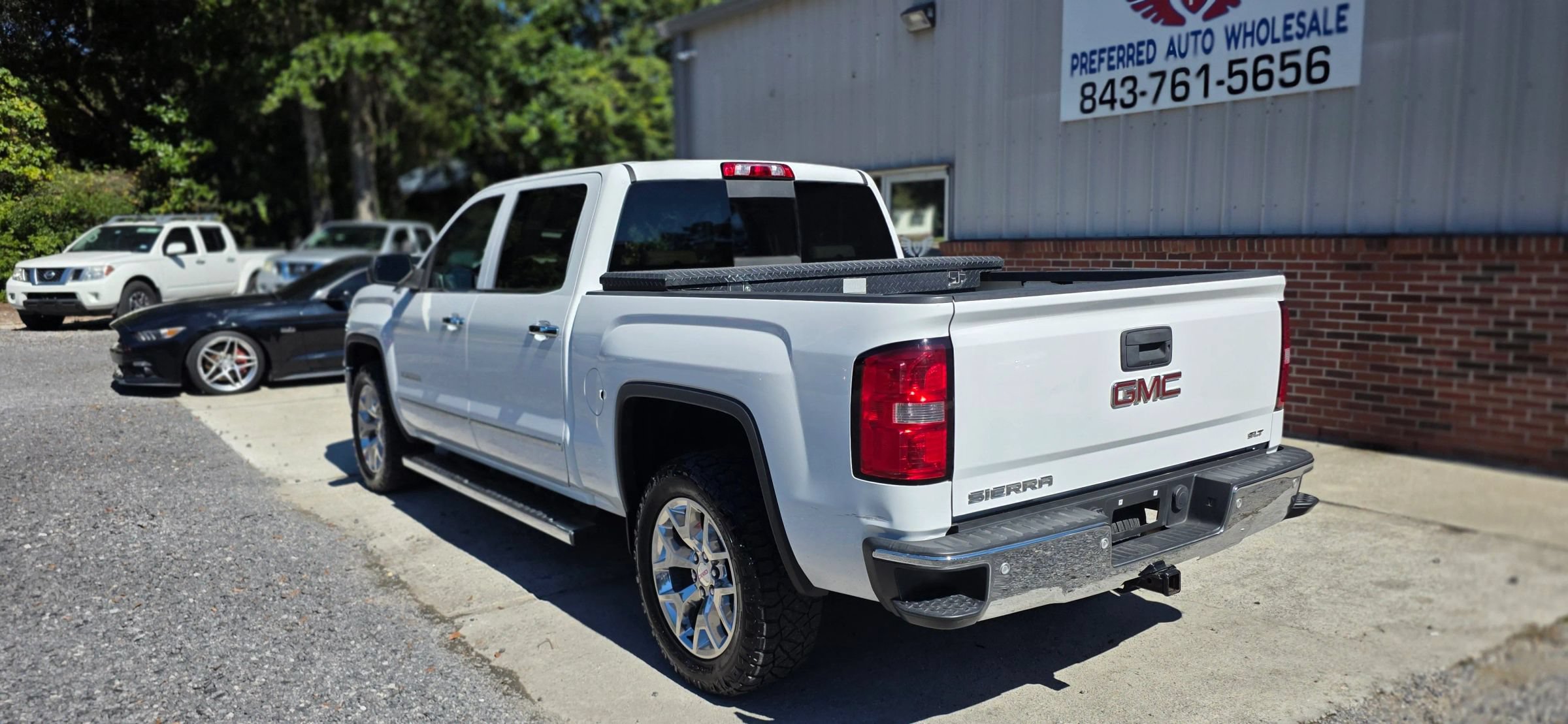 Used 2015 GMC Sierra 1500 SLT w/ SLT Crew Cab Value Package AWD/4WD image 5