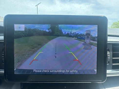 Used 2023 Ford Explorer XLT w/ Equipment Group 202A image 8