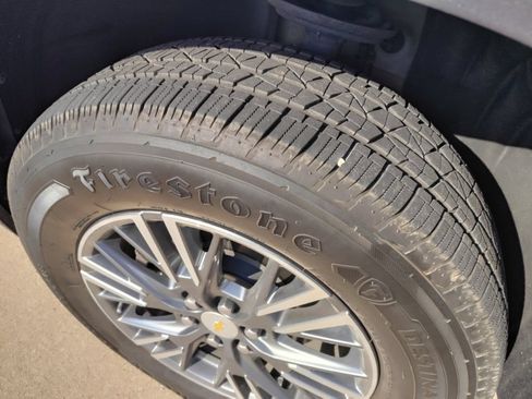Used 2024 Chevrolet Traverse LT w/ LPO, Floor Liner Package FWD image 9