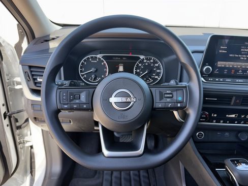 Used 2023 Nissan Rogue SV FWD image 10