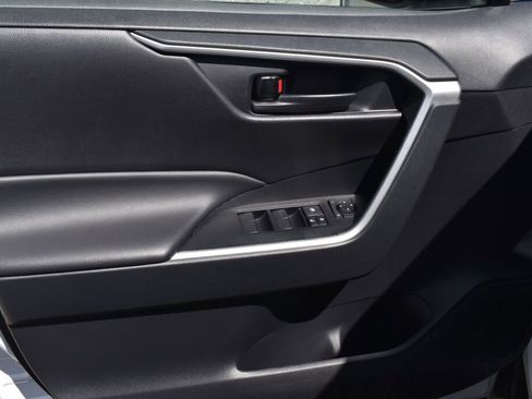 Certified 2024 Toyota RAV4 LE AWD/4WD image 17