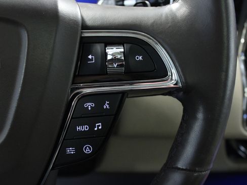 Used 2022 Lincoln Navigator Reserve image 22