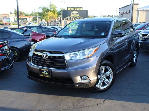 Used 2014 Toyota Highlander Limited AWD/4WD image 2