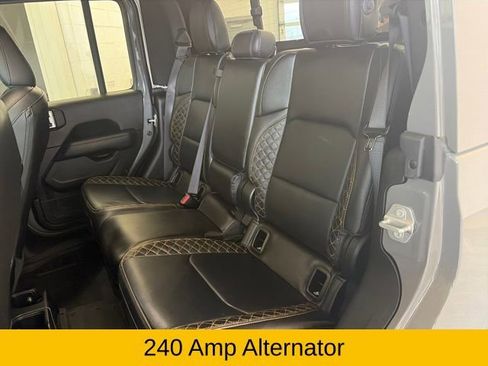 Used 2022 Jeep Gladiator Overland image 28