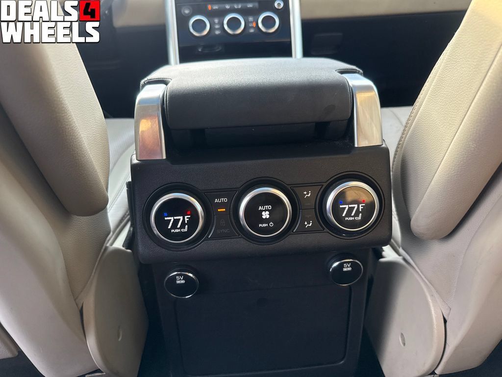 Used 2017 Land Rover Discovery HSE AWD/4WD image 34