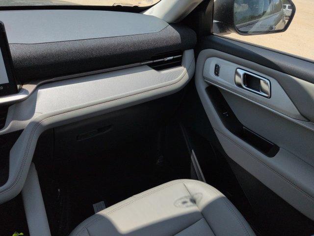 New 2026 Ford Explorer Active w/ Active Comfort Package RWD image 17
