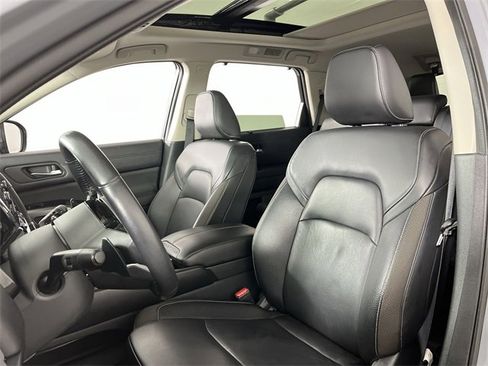 Certified 2022 Nissan Pathfinder SL image 11