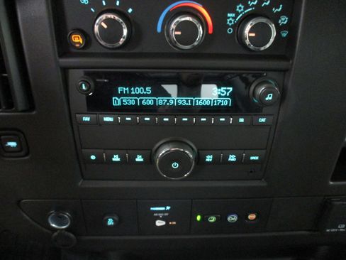 New 2025 GMC Savana 3500 image 23