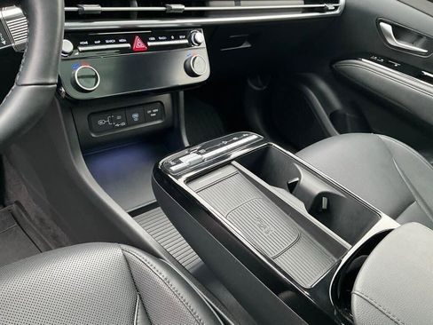 Used 2025 Hyundai Tucson Limited image 19