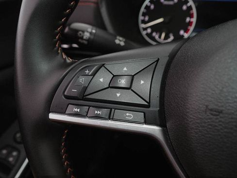 Used 2025 Nissan Sentra SR FWD image 29