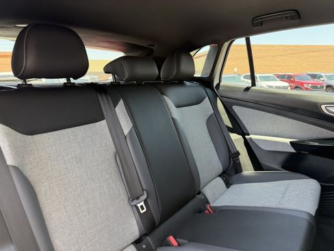 Used 2024 Volkswagen ID.4 2WD image 38