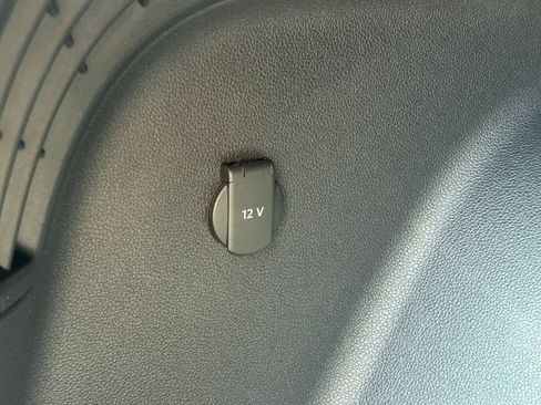 Used 2020 Volkswagen Atlas Cross Sport SE w/ Towing Package image 55