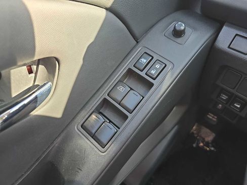 Used 2023 Nissan Frontier SV image 15