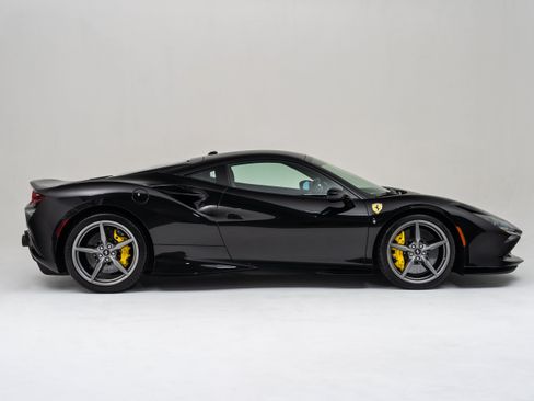 Used 2021 Ferrari F8 Tributo RWD image 7