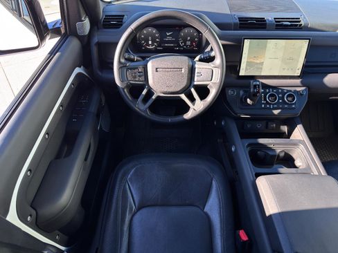 Used 2024 Land Rover Defender 130 X-Dynamic SE image 24