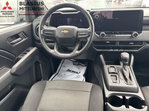 Used 2023 Chevrolet Colorado W/T RWD image 18