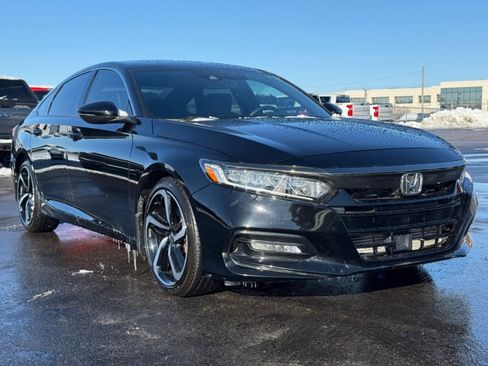 Used 2020 Honda Accord Sport image 2