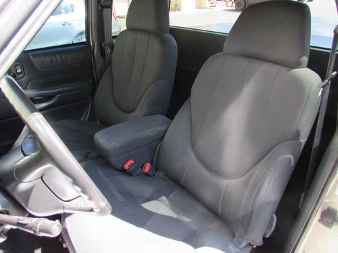 Used 2003 GMC Sonoma SLS image 13