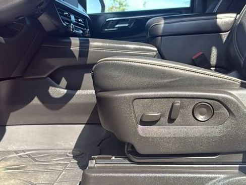 Used 2025 Chevrolet Tahoe Premier RWD image 13