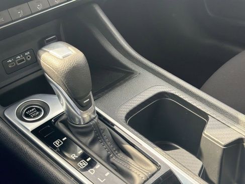 Used 2025 Nissan Sentra SV image 15