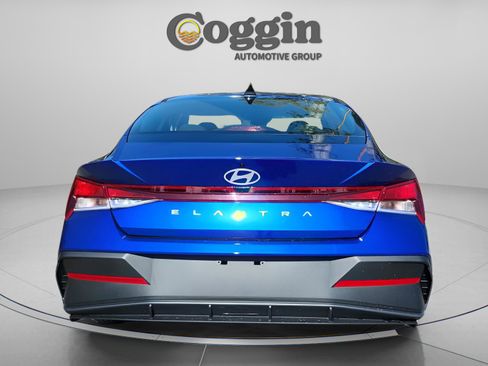 New 2026 Hyundai Elantra SE image 5