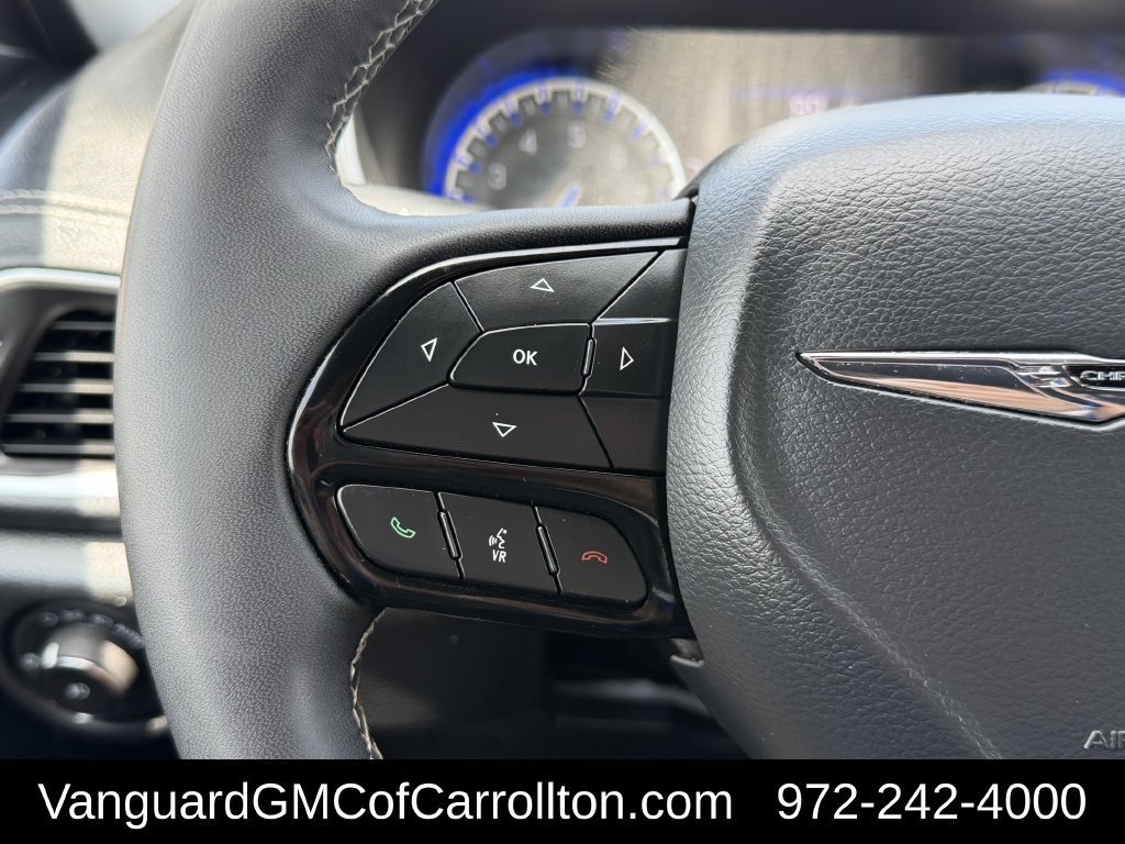 Used 2025 Chrysler Pacifica Limited FWD image 14