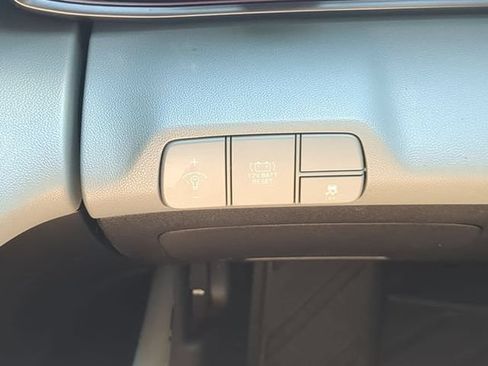 Used 2024 Hyundai Elantra Limited FWD image 20
