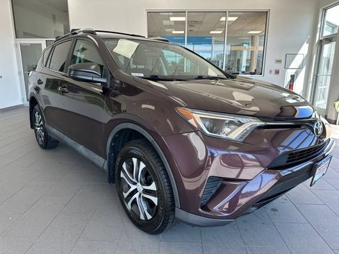 Used 2016 Toyota RAV4 LE AWD/4WD image 1