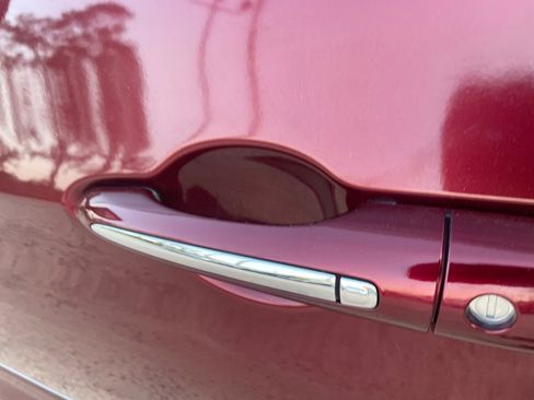 Used 2020 Chrysler Pacifica Touring-L image 10