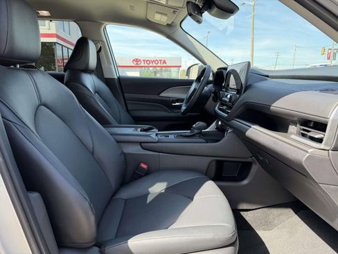 Certified 2025 Toyota Grand Highlander AWD image 14