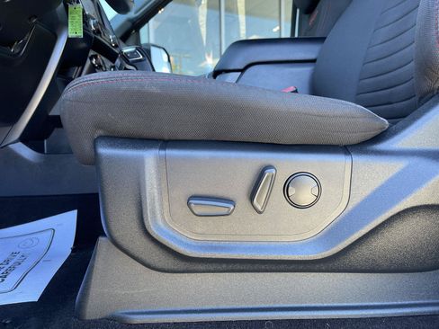 Used 2019 Ford F150 XLT w/ Equipment Group 302A Luxury AWD/4WD image 15